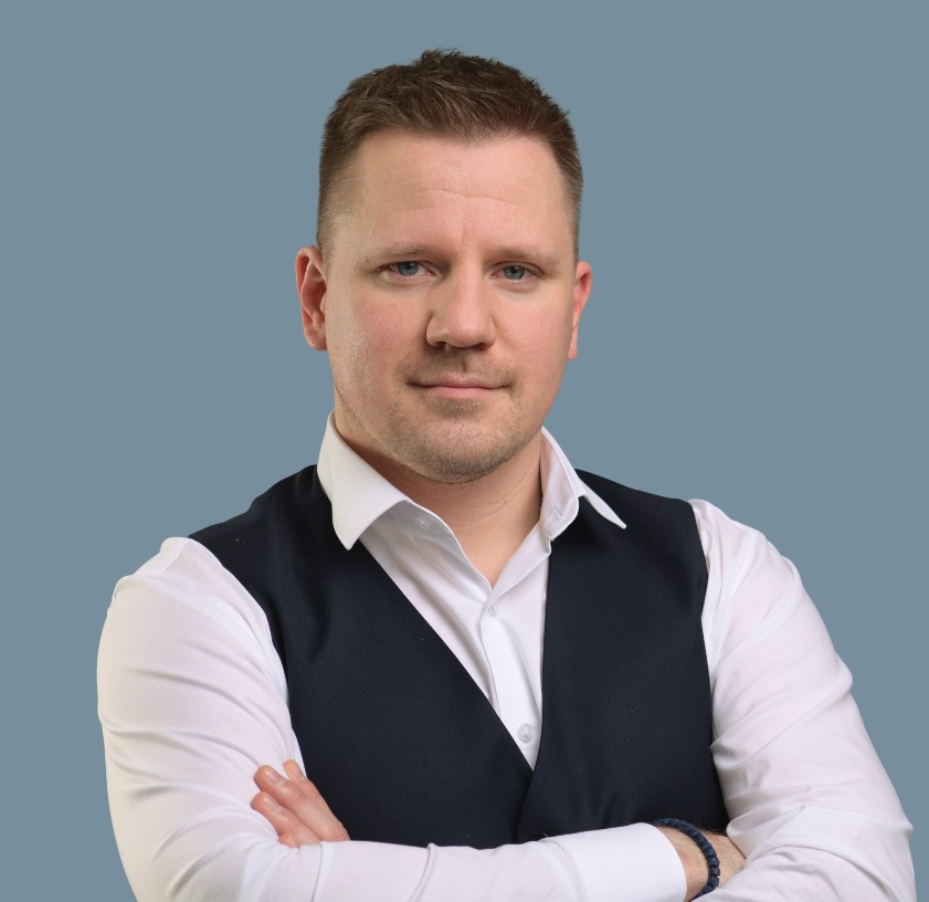 Павел Савков